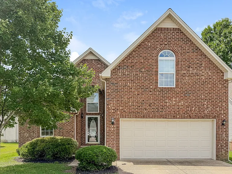 2816 Windcrest Trl — Photo 1