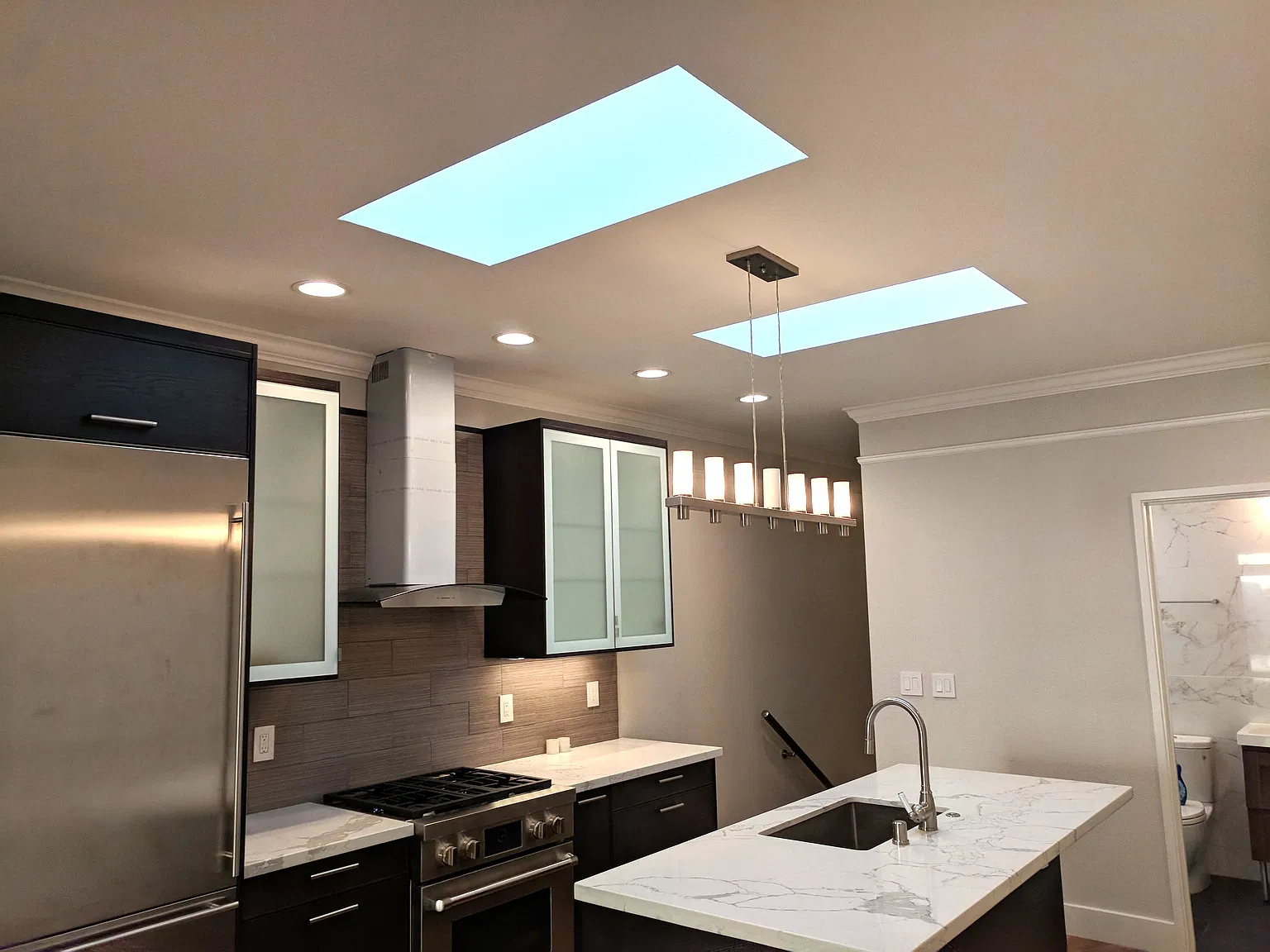 2 bed, 1000 sqft, $7,595 — Photo 2