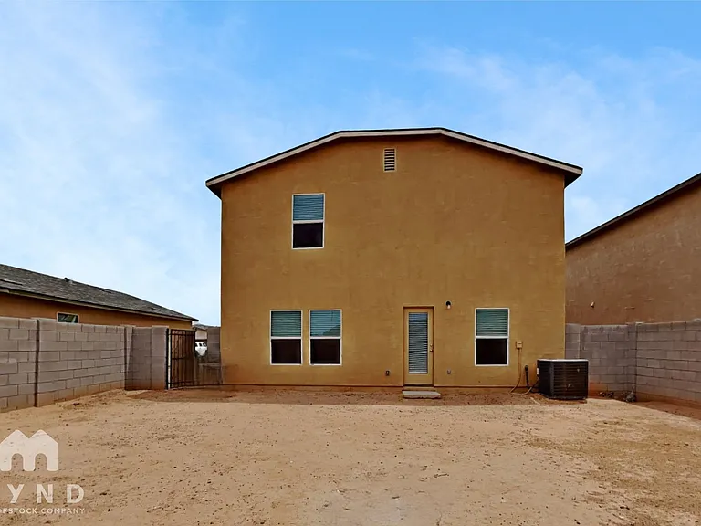 144 W Douglas Ave — Photo 19
