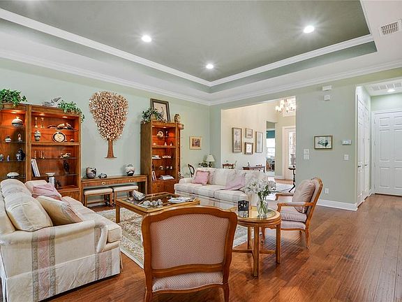 5th image of 5035 Emerald Isle Dr