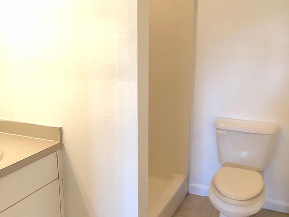 3rd image of 124 Harry Ave S