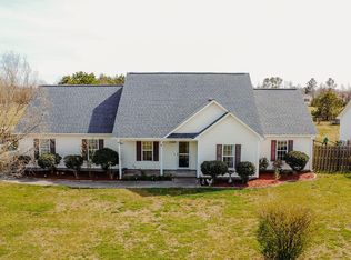 548 Comfort Rd, Richlands, NC 28574