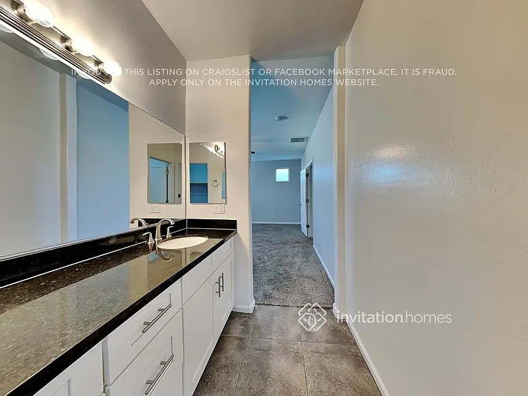 1840 W Pollack St — Photo 15