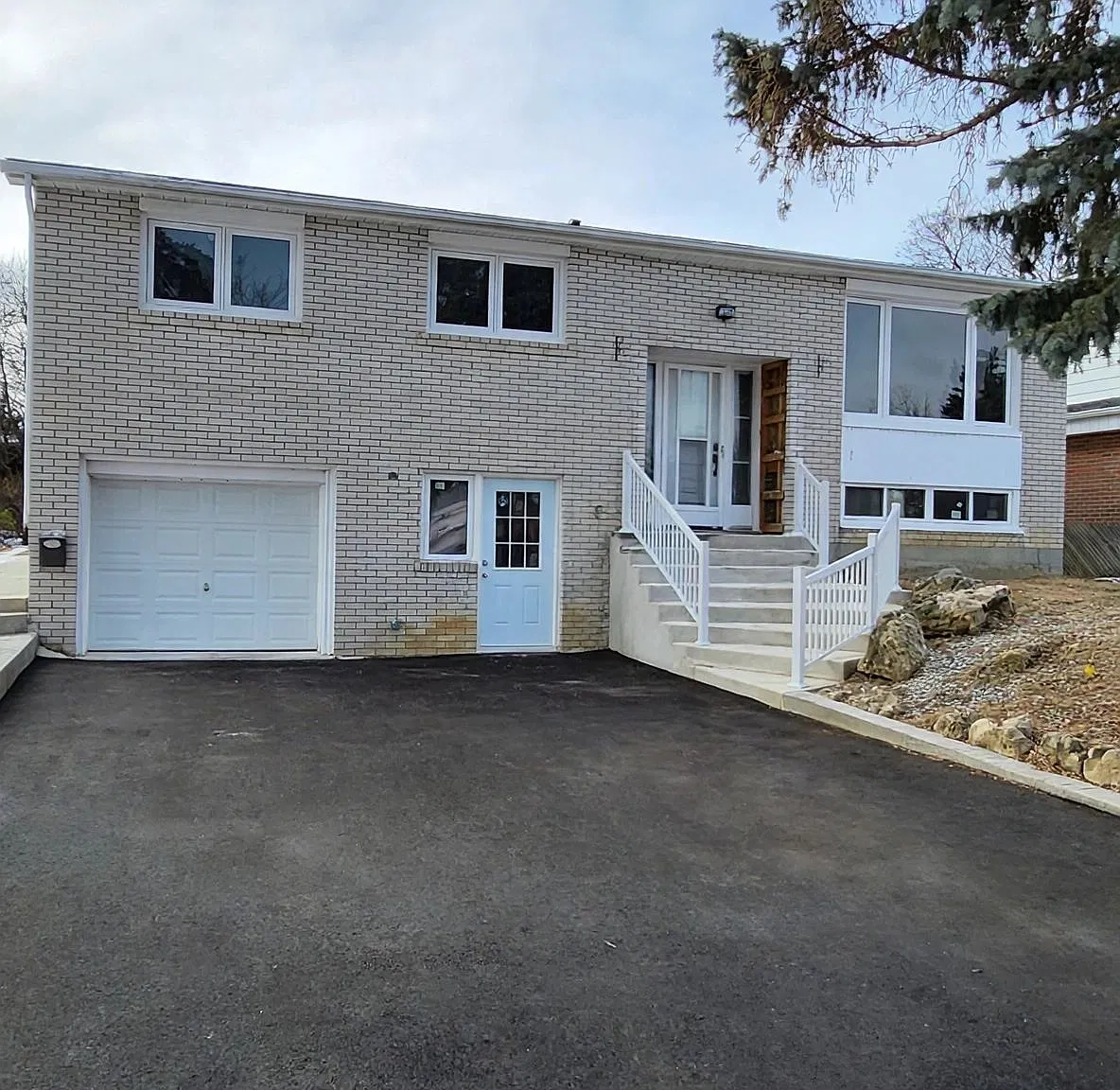 3 bed, $2,700 — Photo 1