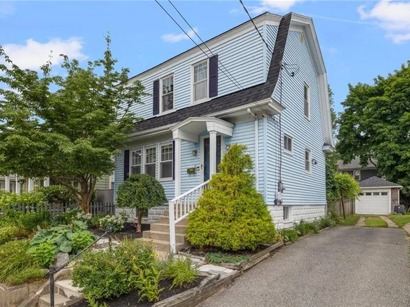 33 Harding Ave, Cranston, RI 02905