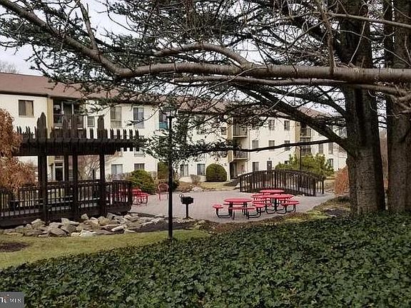 2nd image of 607 Center St APT T4