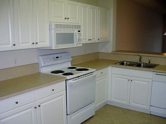 3rd image of 7804 Regal Heron Cir APT 303