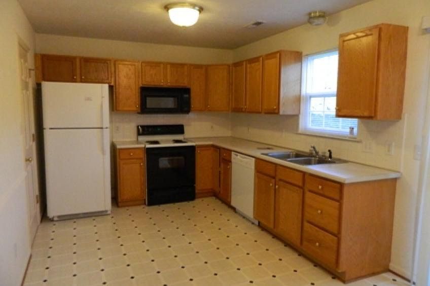 2nd image of 66 Mulberry Cir