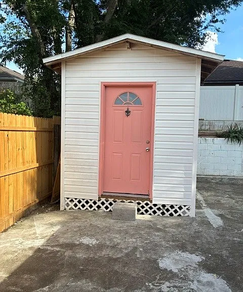 596 Swallow Ct — Photo 13