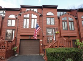 29 Sampson St, Saddle Brook, NJ 07663