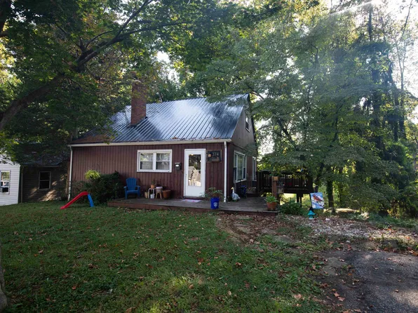 374 S Walnut St, Huntington, WV 25705