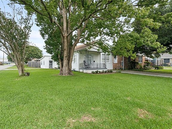 5th image of 900 Ridgelake Dr