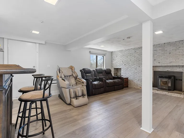 10 Stonewood Dr — Photo 23
