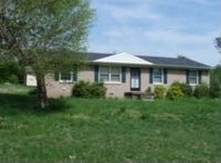 131 Circle Dr, Mc Ewen, TN 37101