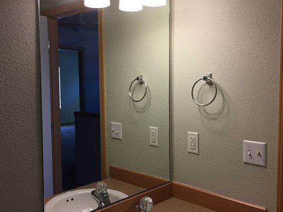 Full bathroom upstairs 