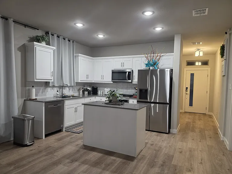 1334 Great Sand Dune St — Photo 2