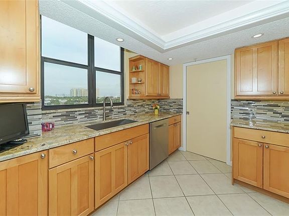 3rd image of 101 Sunset Dr APT 401