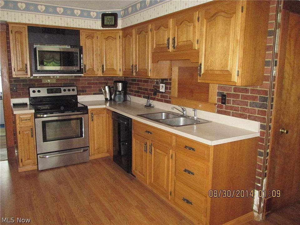2nd image of 13880 Goodwin St