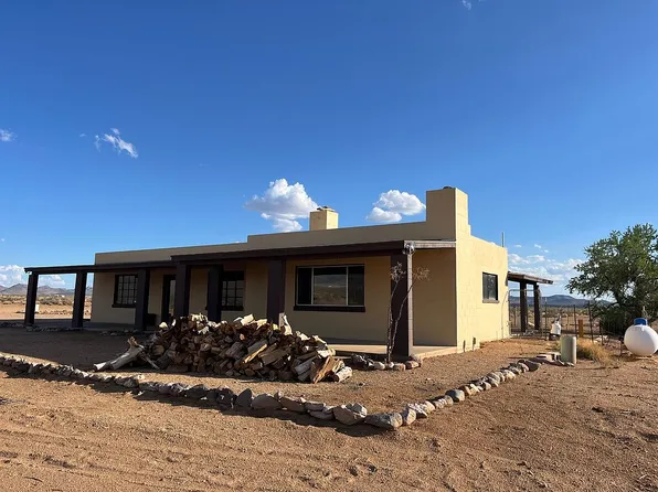 12033 N Round Island Rd, Dolan Springs, AZ 86441