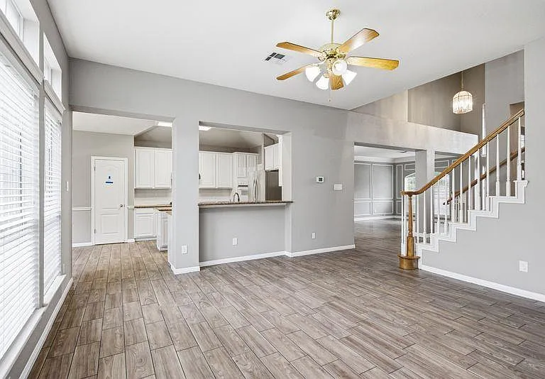 10008 Lachlan Dr — Photo 8