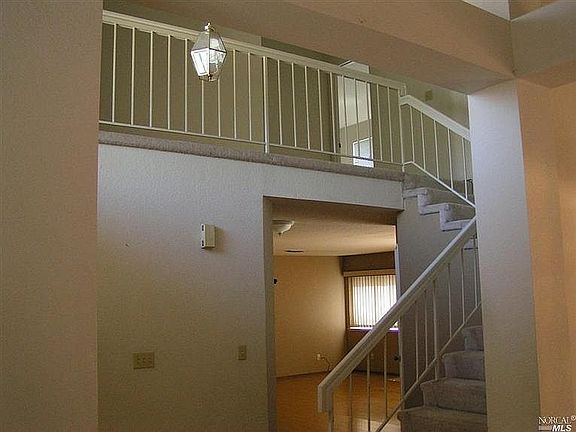 4th image of 2779 Peppertree Dr