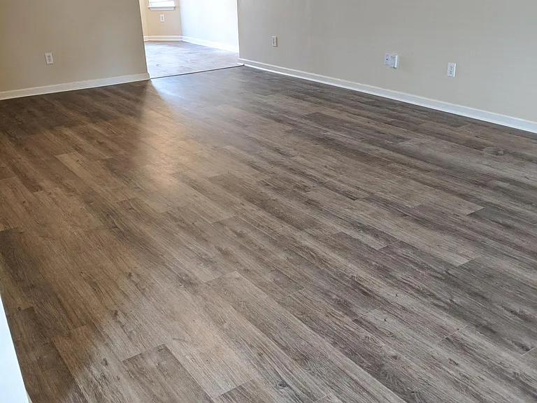 Livingroom - luxury vynal flooring