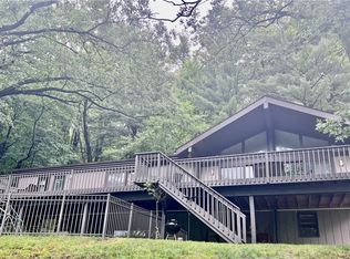 1215 Seven Mile Dr, New Philadelphia, OH