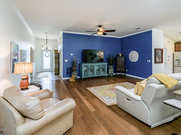 2nd image of 253 S Bellagio Dr