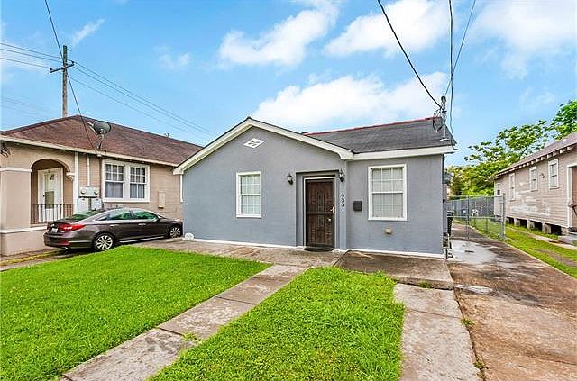 1st image of 933 S Telemachus St