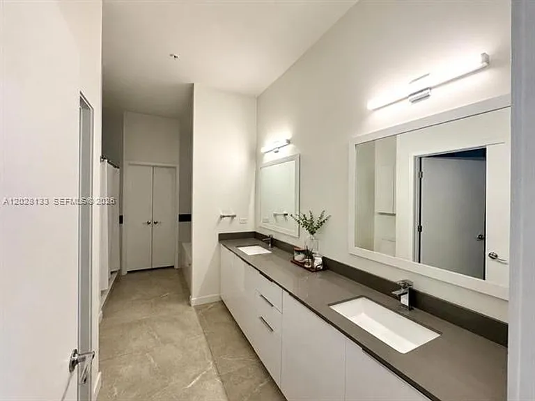 999 SW 1st Ave #1115 — Photo 11