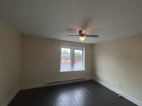 4th image of 34 Meyers Ct