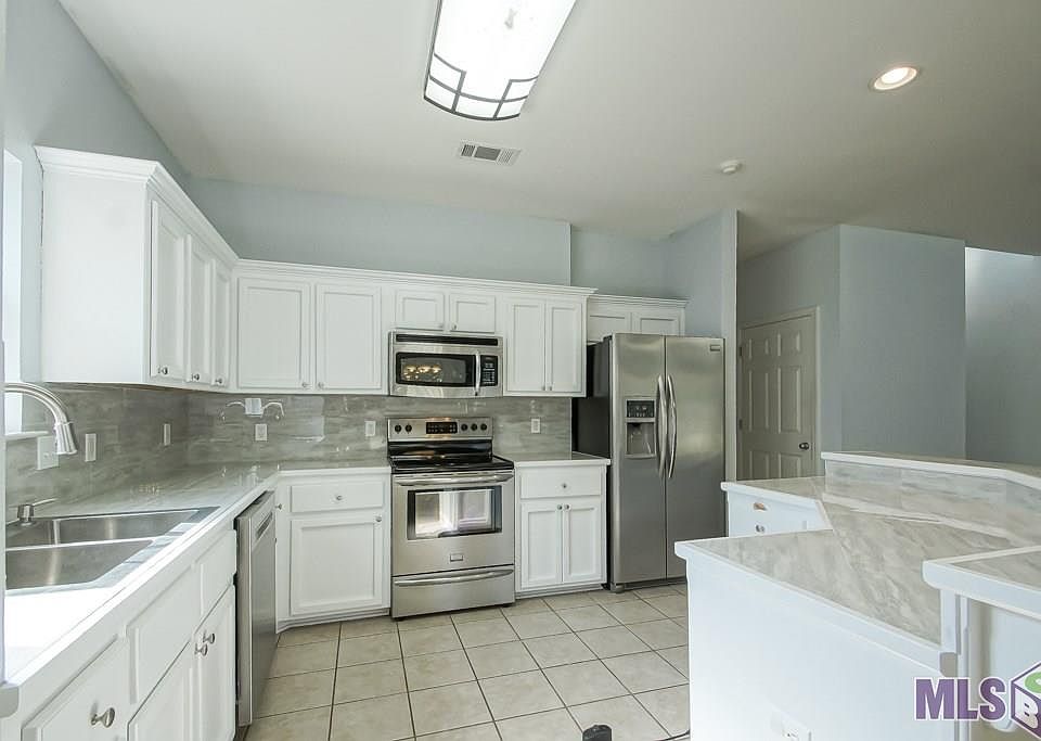 1st image of 9849 Chapel Hill Dr
