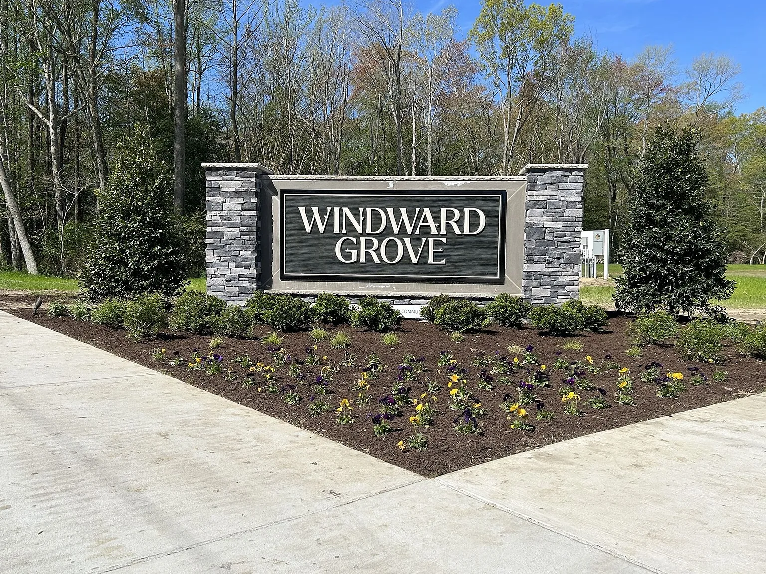 Windward Grove - Townhome Rentals — Photo 3