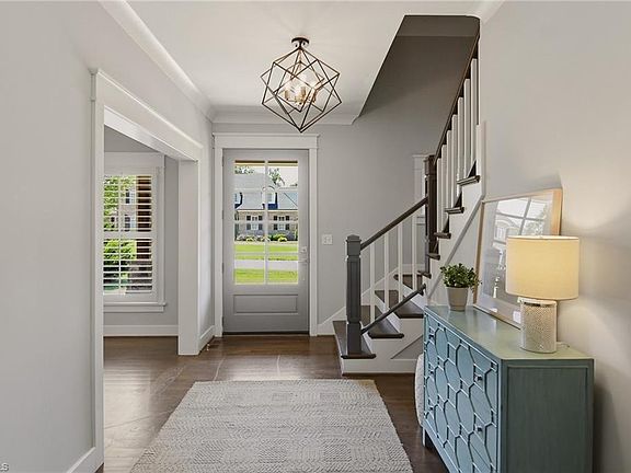 3rd image of 527 Lissara Lodge Dr