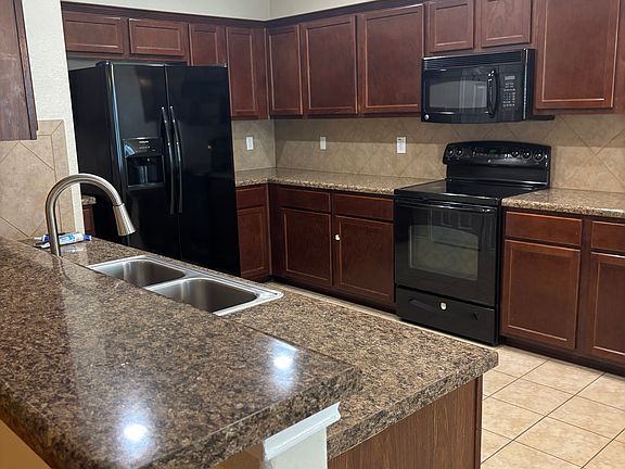 5th image of 10261 Salem Way