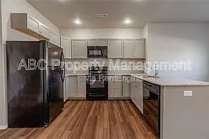 1000 W Hickory St #2 — Photo 9