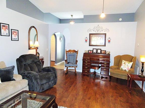 2nd image of 37125 Southern Glen Way