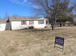 26 W Barnes Rd, Fostoria, MI 48435