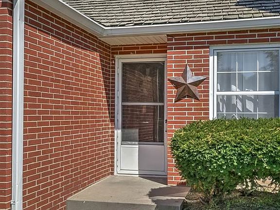4th image of 5518 Ogden St