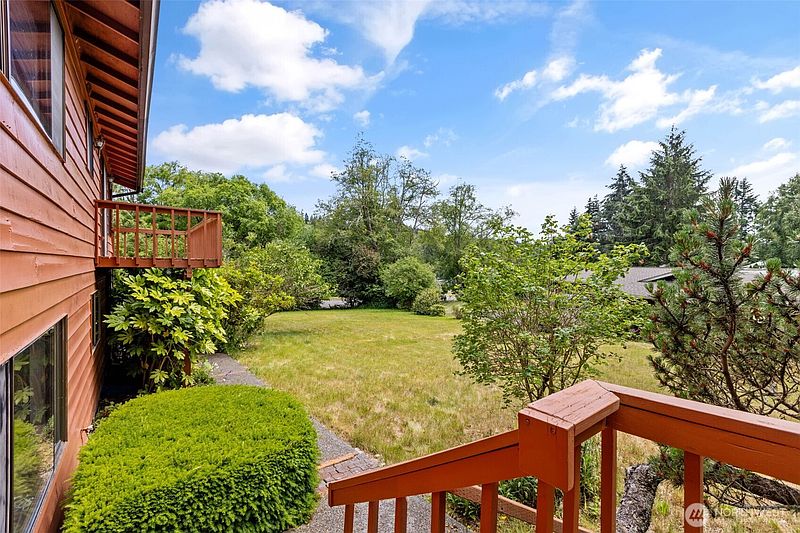 4th image of 5359 Ruby Place NE