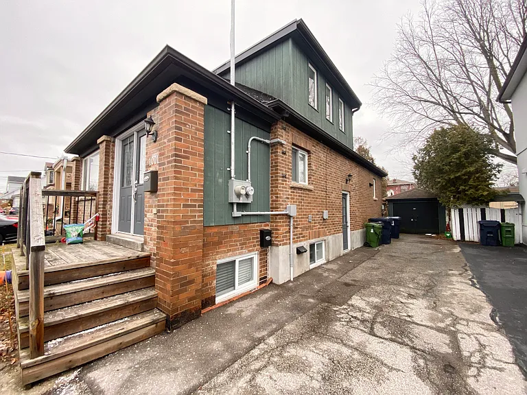 1001 Cosburn Ave #BASEMENT — Photo 23