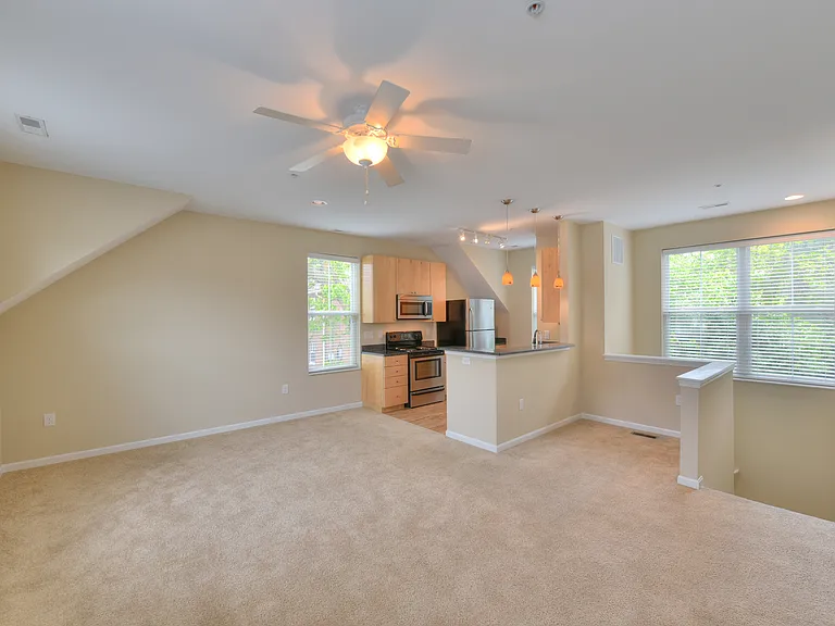 Grandview Village Apartments — Photo 10