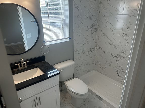 3rd image of 1139 W 21st St