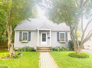 37 Kennedy Rd, Morris Plains, NJ 07950