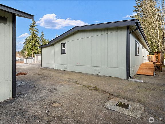 4th image of 11510 199th Avenue Ct E