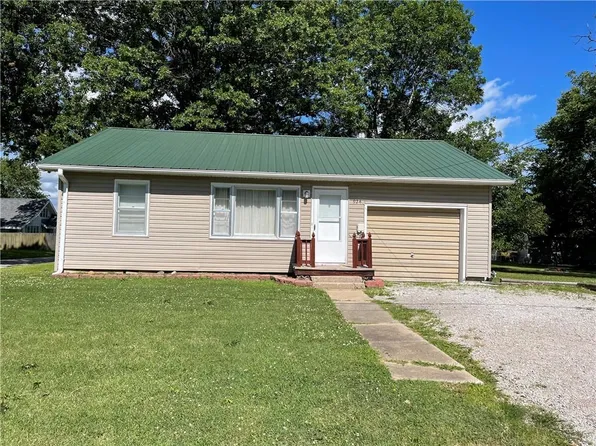 924 N Main St, Clinton, MO 64735