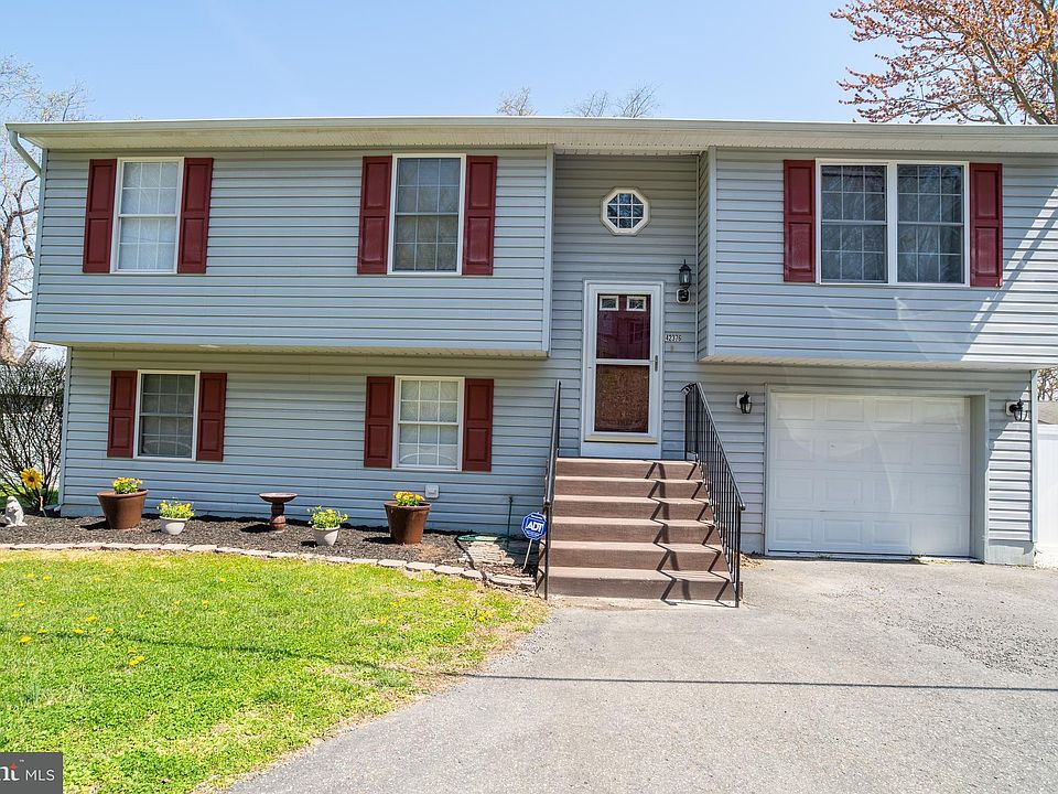 1st image of 42376 Manor Dr
