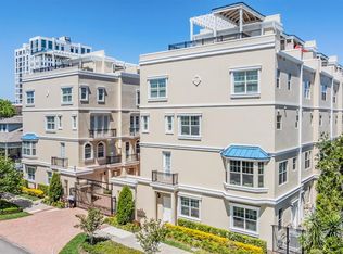 409 Regent Ln N, Saint Petersburg, FL 33701
