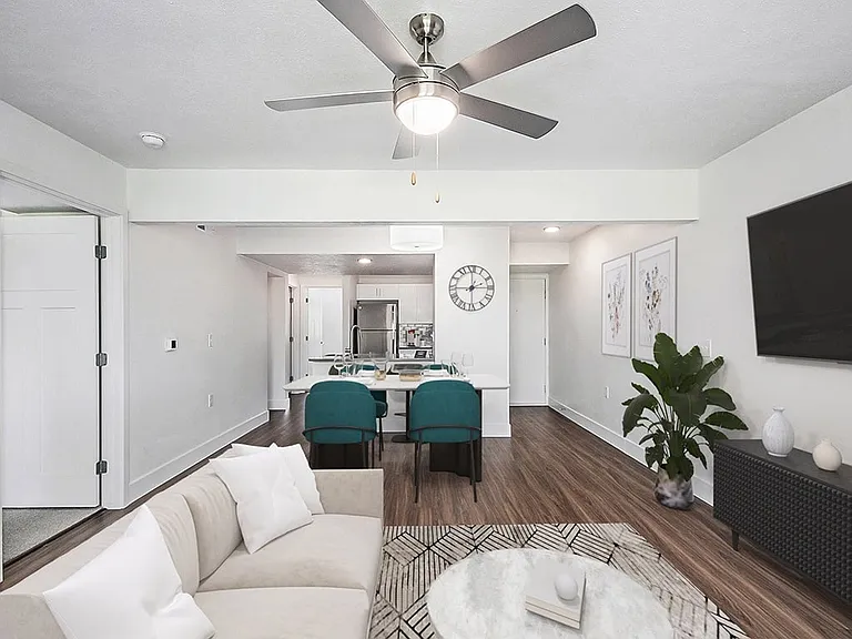 Byron Lakes Apartments — Photo 4