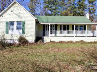 99 Wakefield Dr, Hendersonville, NC 28792